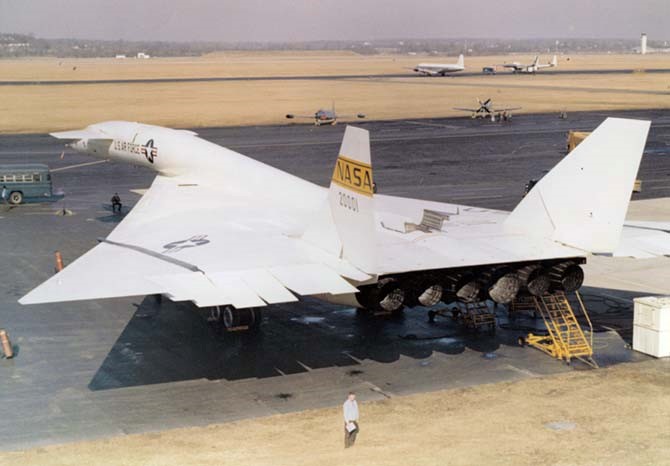 picture of XB-70 at Wright-Patterson flight line